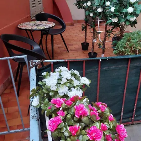 Lumineux Avec Parking Proche Monaco, Nice, Et Gare