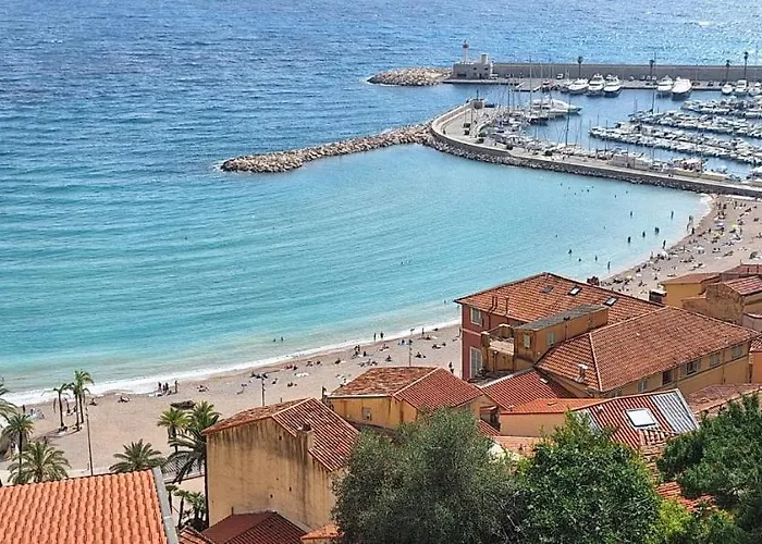 Lumineux Avec Parking Proche Monaco, Nice, Et Gare Menton